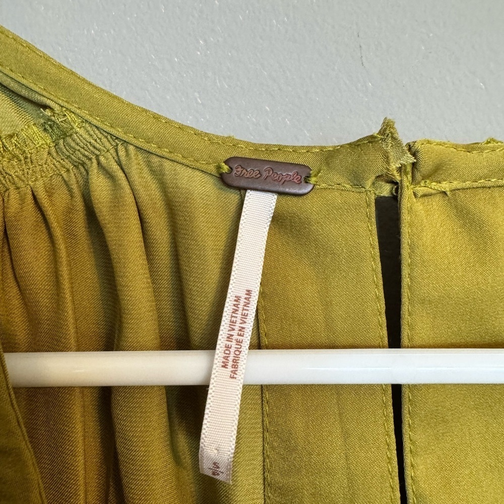 Free People Light Green Sleeveless Top Blouse with Elegant Detail Detail and Bow - Picture 4 of 13